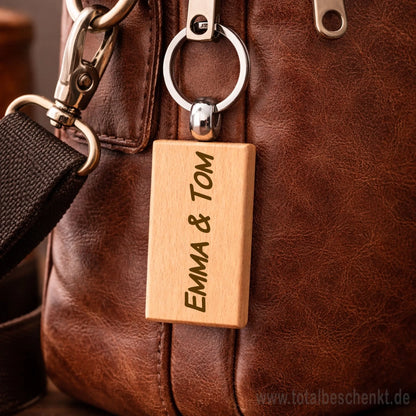 Edler Holz Anhänger an Tasche