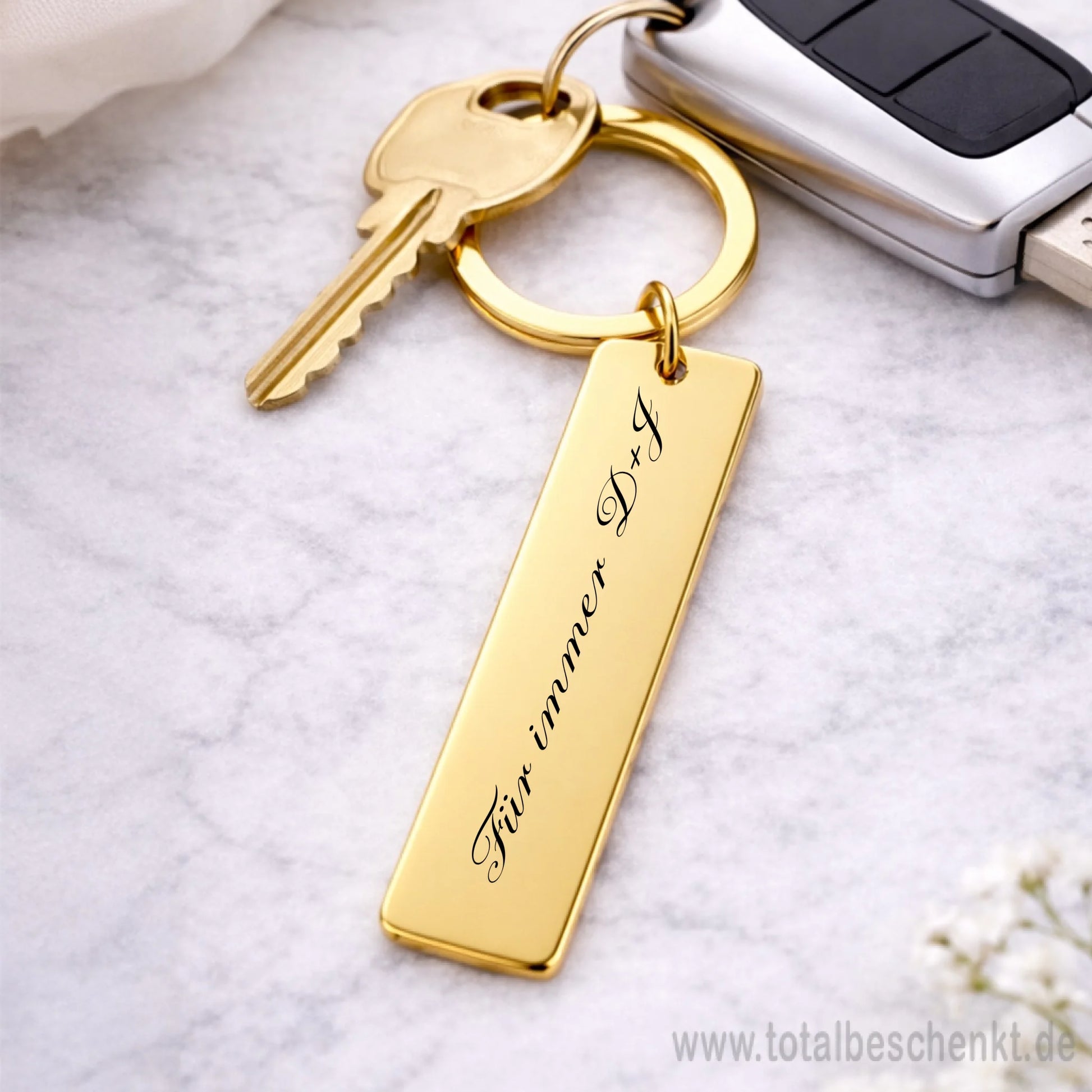 Edler Langschild Anhänger an Schlüsselbund