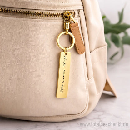 Edler Langschild Anhänger an Rucksack