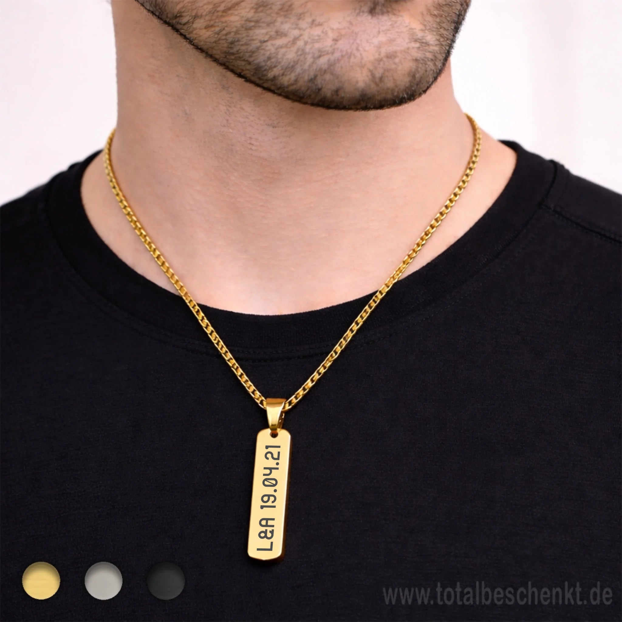 Längliche Herrenkette Gold an Model