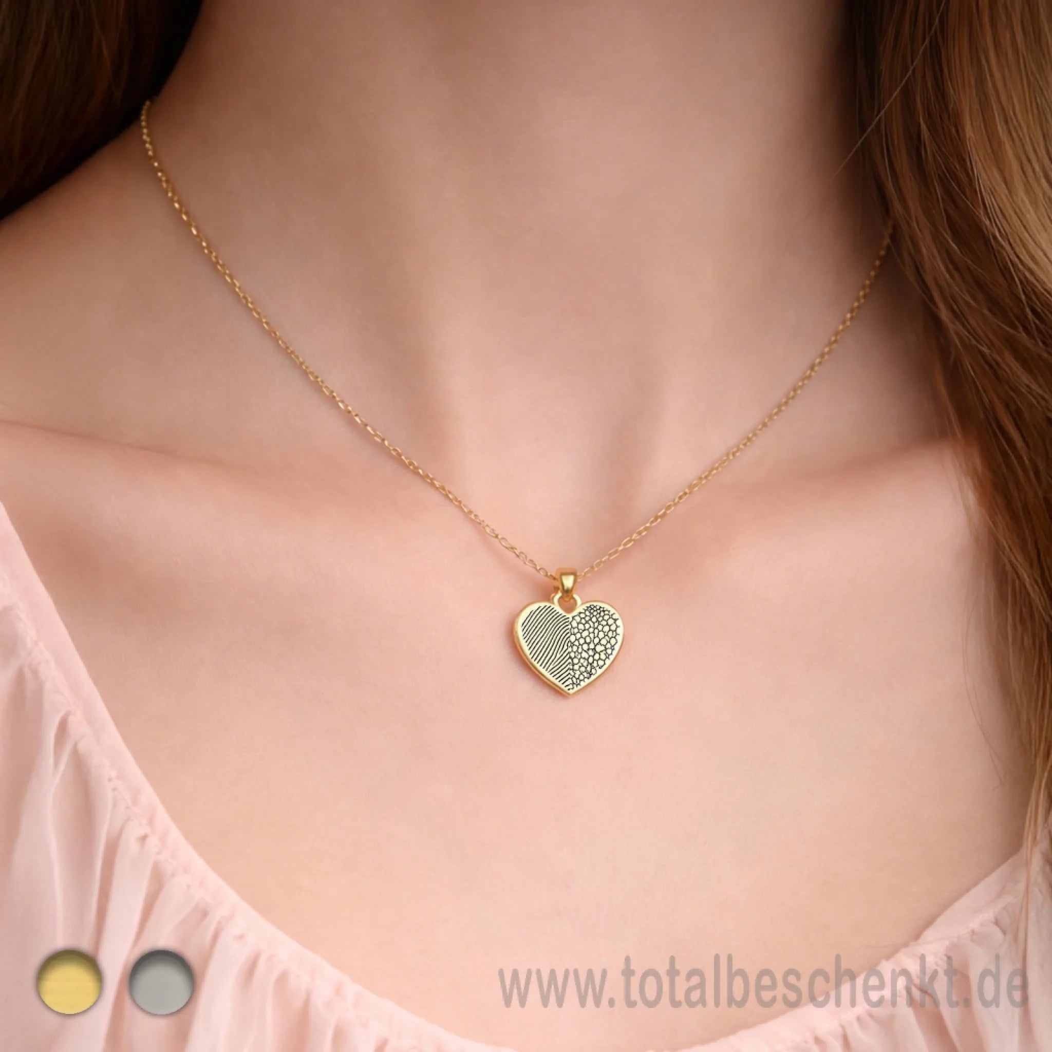 Kette Herz mit Finger und Nasen Gravur Gold Model