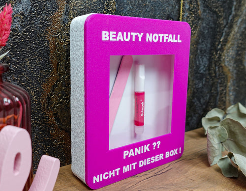 Beauty-Notfallbox – Feile und Kleber für den perfekten Look