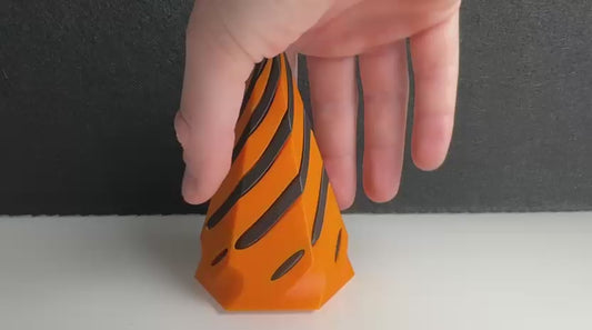 Fidget Pyramide L Höhe 11 cm